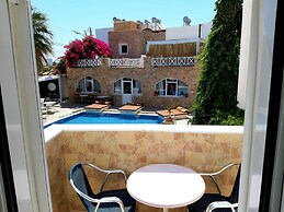 Summer Holiday by Atalos Suites