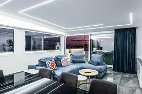 Azzurra Seaview House With Terrace by Wonderful Italy