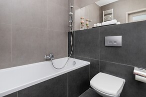 Gdańsk City Center Modern by Renters