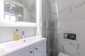 Sleek & Well-connected Studio Flat Archway!