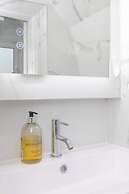 Sleek & Well-connected Studio Flat Archway!