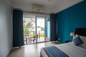 Twenty- Two Dazzle Bay