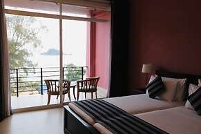 Twenty- Two Dazzle Bay