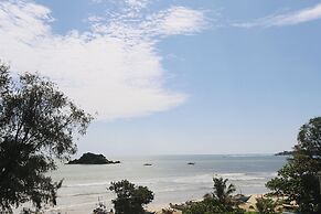 Twenty- Two Dazzle Bay