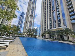 WelHome - Luxurious 2BR Apt. at Noora Tower in Business Bay