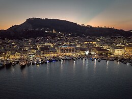 Monopolio Waterfront Apartment