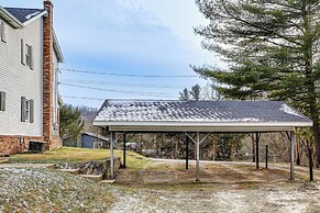 Zanesville Apartment w/ Porch - 3 Mi to Downtown!