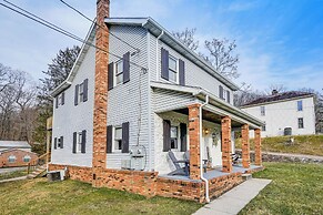 Zanesville Apartment w/ Porch - 3 Mi to Downtown!