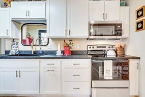 Zanesville Apartment w/ Porch - 3 Mi to Downtown!