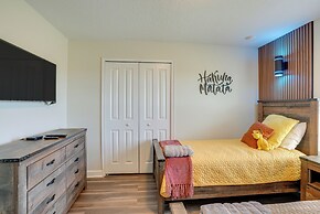 Kissimmee Getaway w/ Pool Access: 5 Mi to Disney