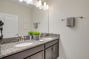 Kissimmee Getaway w/ Pool Access: 5 Mi to Disney