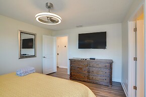 Kissimmee Getaway w/ Pool Access: 5 Mi to Disney