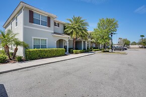 Kissimmee Getaway w/ Pool Access: 5 Mi to Disney