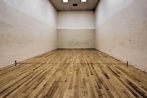 Hilton Head Island Gem, Walk to Folly Field Beach!