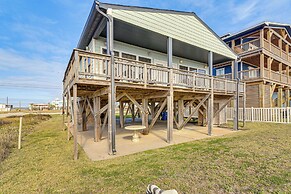 Gulf Coast Views: Waterfront Surfside Beach Home!