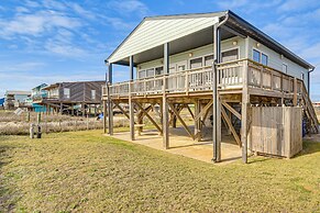 Gulf Coast Views: Waterfront Surfside Beach Home!