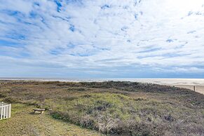 Gulf Coast Views: Waterfront Surfside Beach Home!