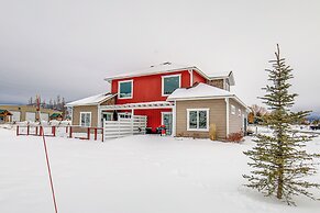 Bright Swan Valley Townhome: Hike, Fish & Ski!