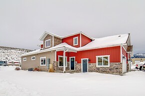 Bright Swan Valley Townhome: Hike, Fish & Ski!