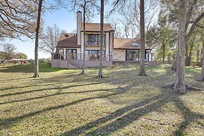Hot Tub, Deck & Grill: Brookshire Gem Near Venues