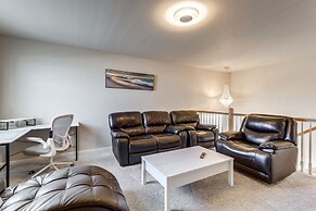 17 Mi to Downtown Denver: Modern Aurora Home!