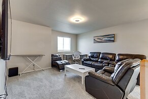 17 Mi to Downtown Denver: Modern Aurora Home!