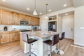 17 Mi to Downtown Denver: Modern Aurora Home!