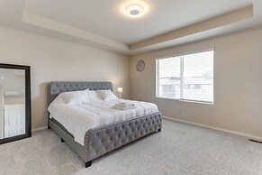 17 Mi to Downtown Denver: Modern Aurora Home!