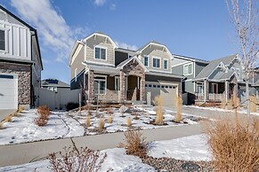 17 Mi to Downtown Denver: Modern Aurora Home!