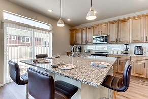 17 Mi to Downtown Denver: Modern Aurora Home!