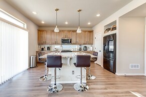 17 Mi to Downtown Denver: Modern Aurora Home!
