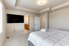 17 Mi to Downtown Denver: Modern Aurora Home!