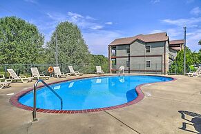 Spacious Branson West Retreat: Pool & Golf Access!