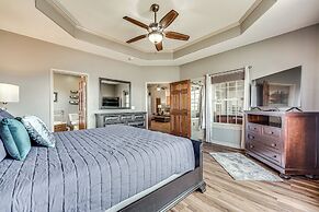 Spacious Branson West Retreat: Pool & Golf Access!