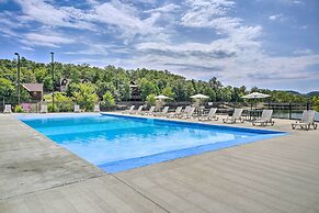 Spacious Branson West Retreat: Pool & Golf Access!