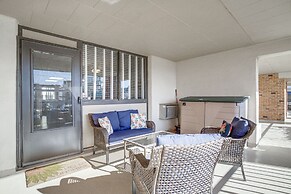 Cozy Ocean City Condo: Steps to Maryland Beach!