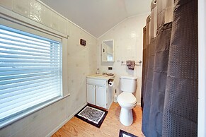 Central Meadville Apartment - Walk to Downtown!