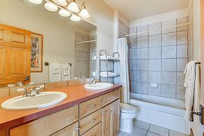 Ski-in/ski-out Granby Ranch Condo w/ Pool Access