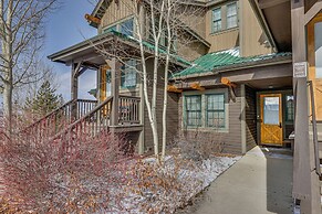 Ski-in/ski-out Granby Ranch Condo w/ Pool Access