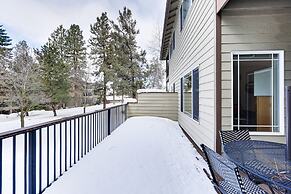 Klamath Falls Townhome w/ Deck & Resort Amenities!