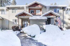 Klamath Falls Townhome w/ Deck & Resort Amenities!