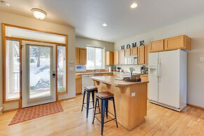 Klamath Falls Townhome w/ Deck & Resort Amenities!
