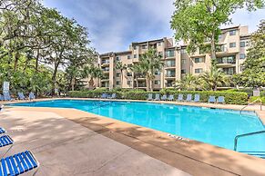 Hilton Head Island Condo w/ Pool - Walk to Beach!