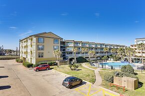 Galveston Vacation Rental - Walk to the Beach!