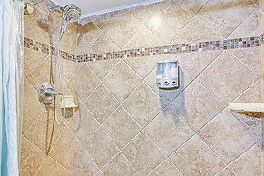 Galveston Vacation Rental - Walk to the Beach!