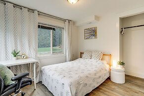 Steps to Idylwood Park Beach: Redmond Retreat!