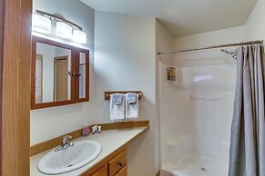 Wasilla 'spruce Moose' Cabin: Lakefront + Hot Tub!