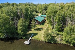 Wasilla 'spruce Moose' Cabin: Lakefront + Hot Tub!