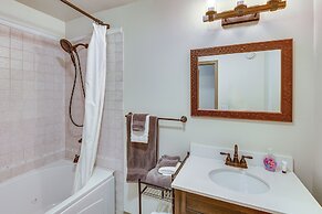 Wasilla 'spruce Moose' Cabin: Lakefront + Hot Tub!