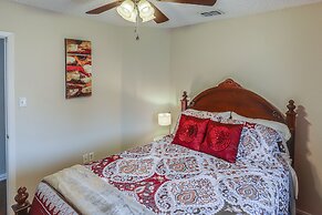 Killeen Home w/ Sunroom ~ 8 Mi to Fort Cavazos!